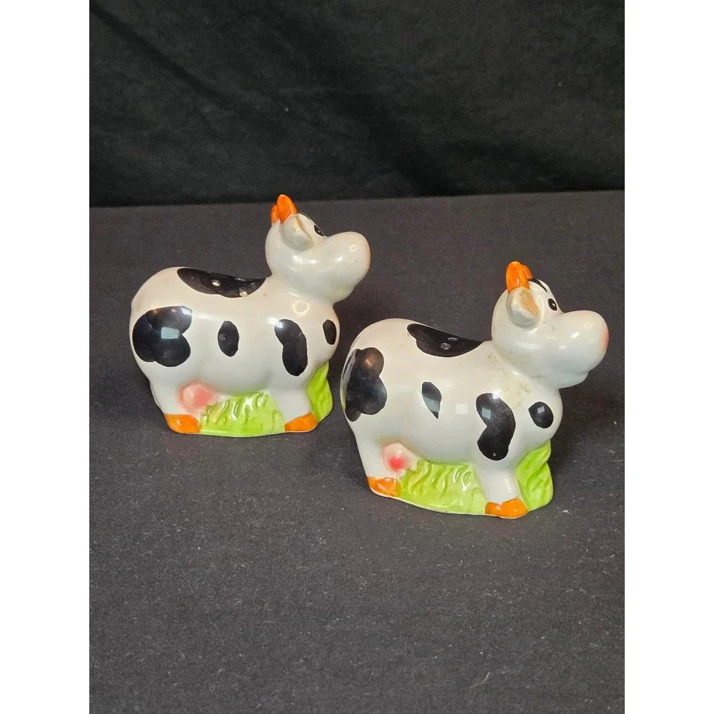 Vintage‎ Ceramic Cow Salt and Pepper Shakers Set Black White Farmhouse Decor